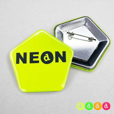 60x58mm Buttons Nadel (Fünfeck) Neon