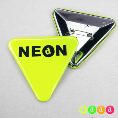 70x63mm Buttons mit Nadel (Dreieck) Neon