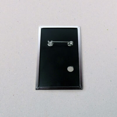 44x68mm Buttons mit Nadel Hochformat 3