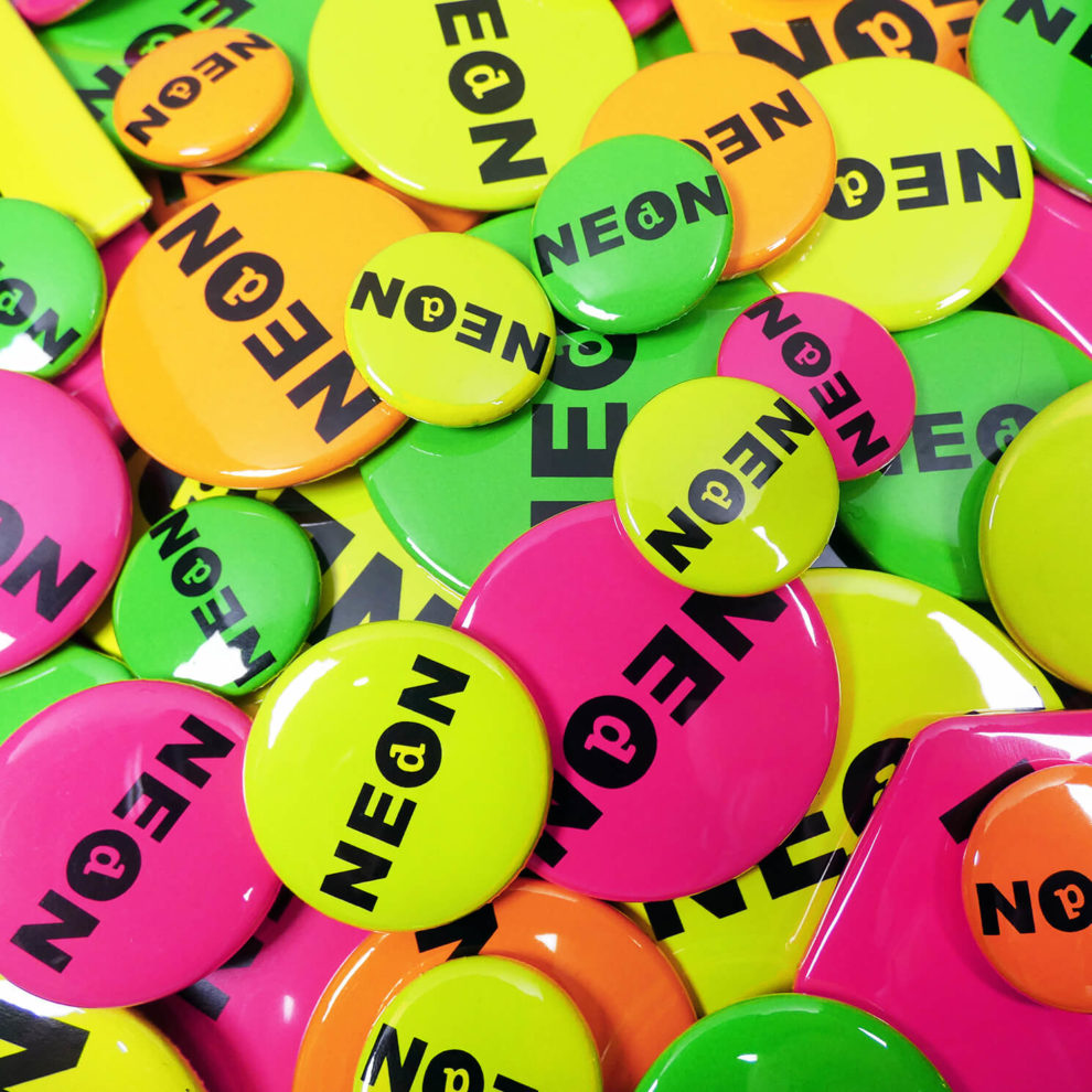 31mm Buttons / Nadel / NEON - dailybuttons drucke DEINEN Button