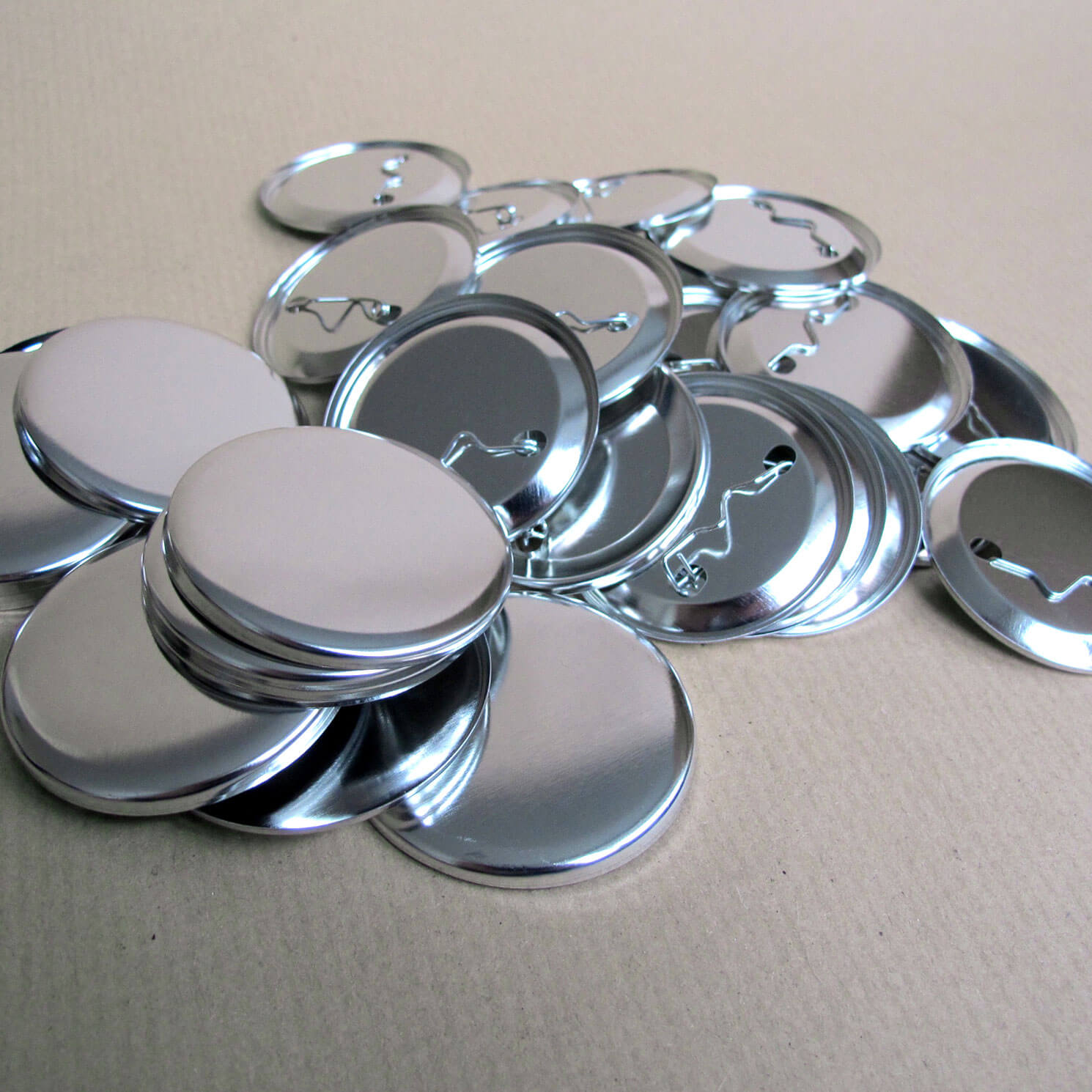 100 Stück 44mm Buttonrohlinge Ansteckbuttons-Rohlinge Buttons Knopfrohlinge 